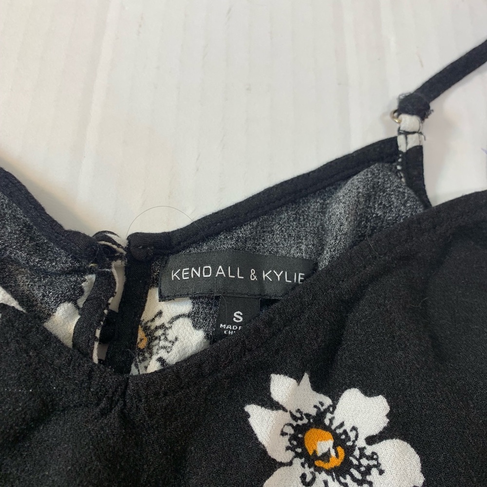Floral Top - Picture 4 of 5